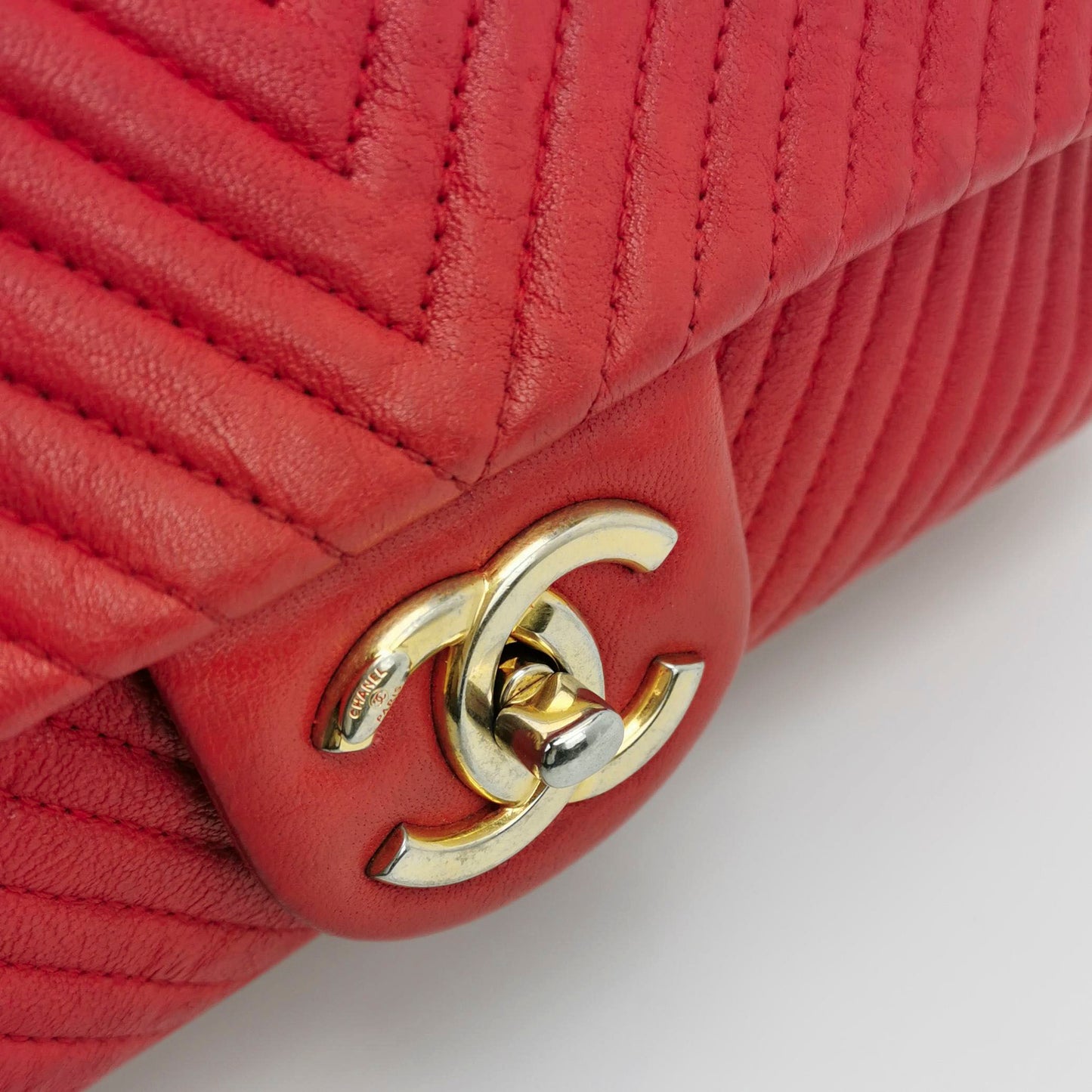 Chanel Red Chevron Quilted Lambskin Medium Classic Single Flap Bag