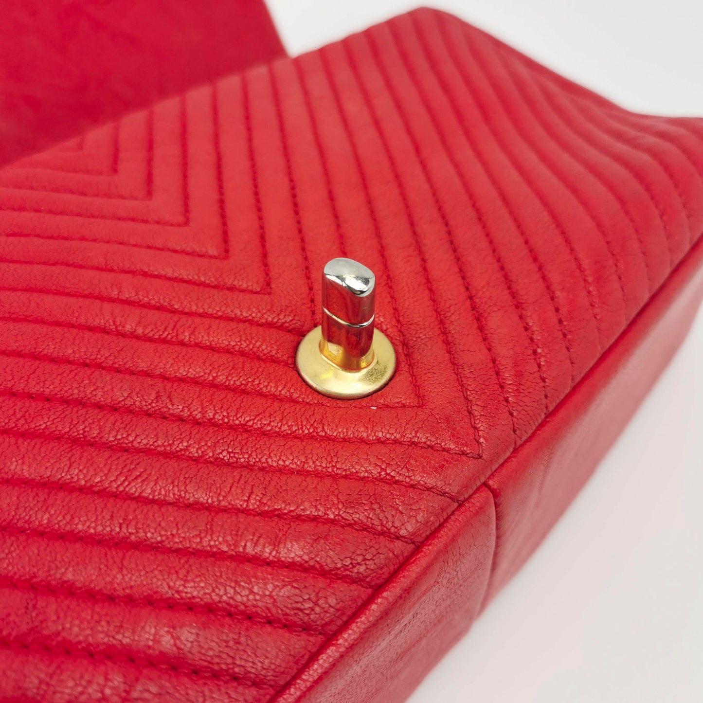 Chanel Red Chevron Quilted Lambskin Medium Classic Single Flap Bag
