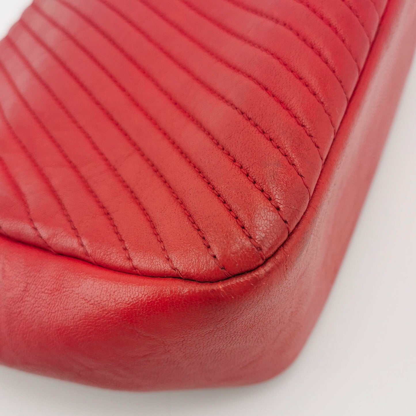 Chanel Red Chevron Quilted Lambskin Medium Classic Single Flap Bag