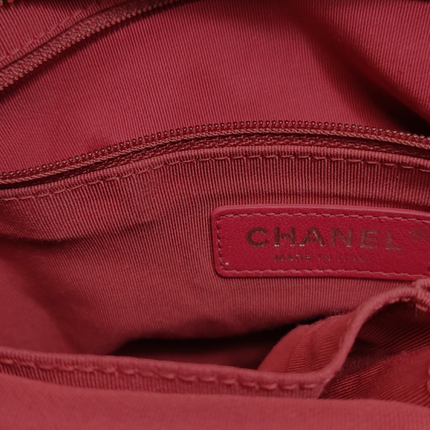 Chanel Gabrielle Hobo Bag Calfskin Black Medium