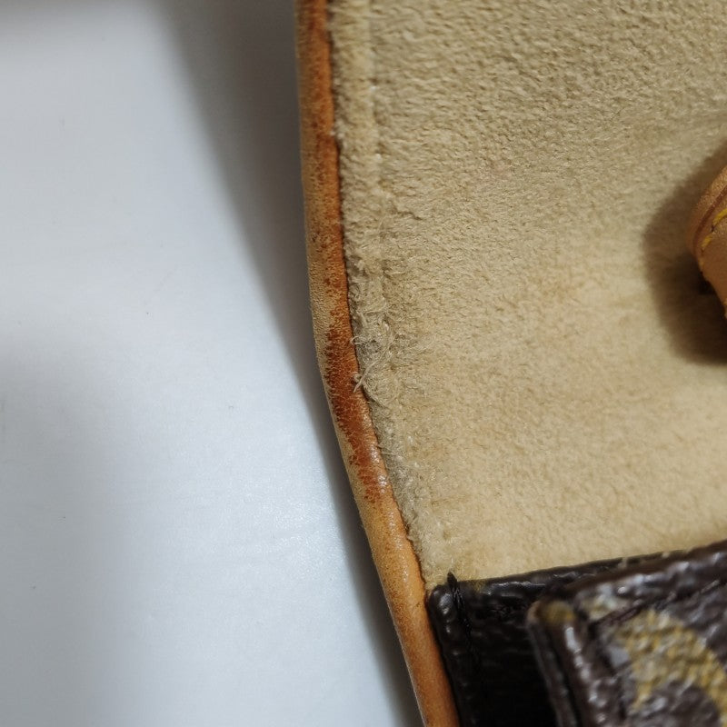 Louis Vuitton Monogram Pochette Shoulder Bag