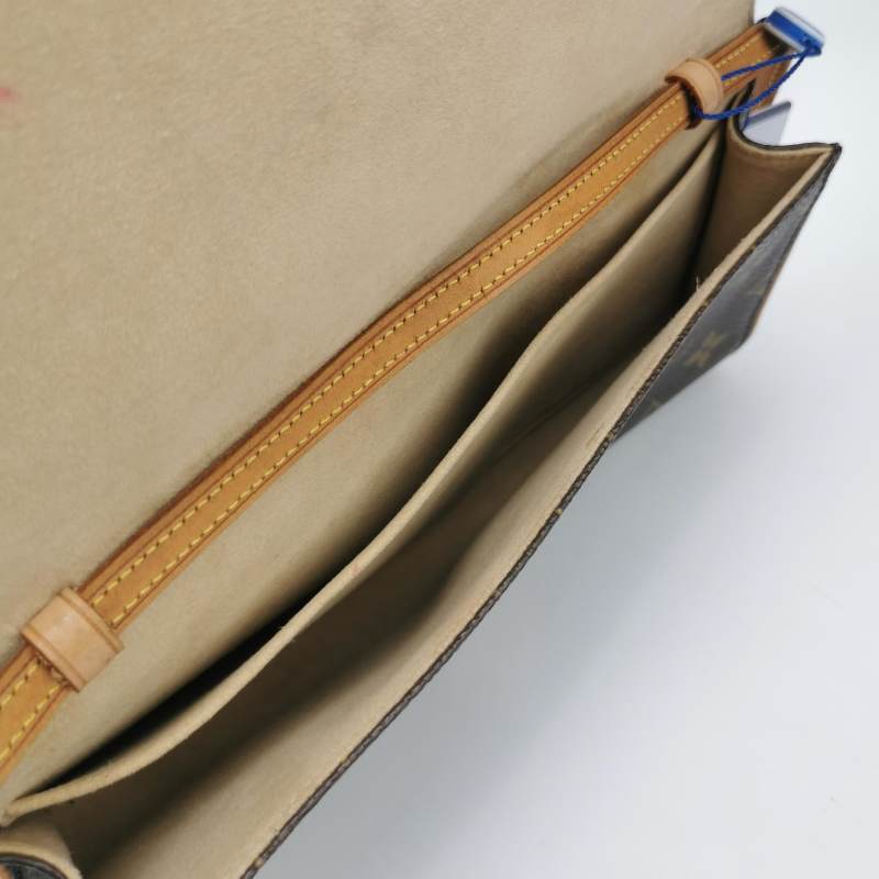 Louis Vuitton Monogram Pochette Shoulder Bag