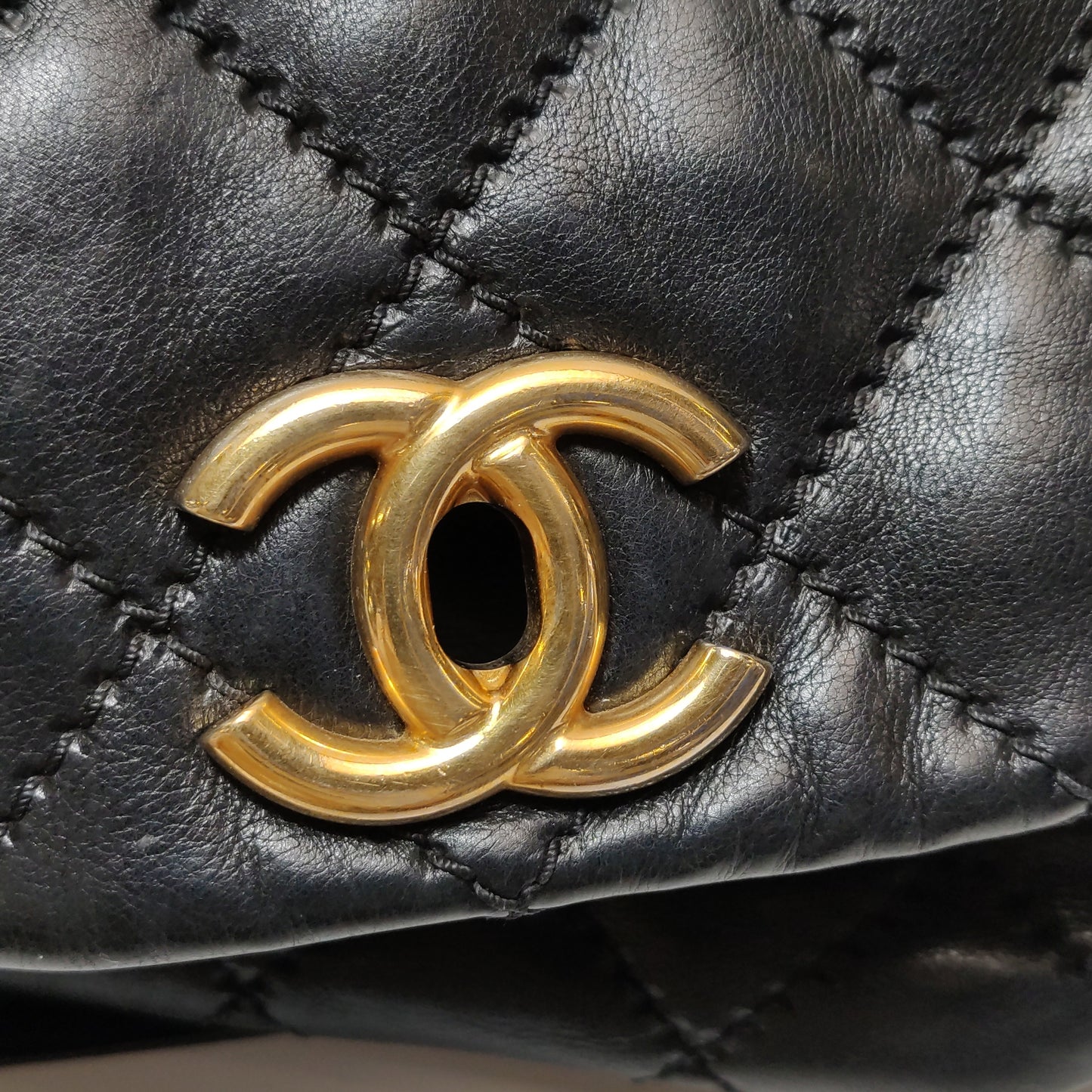 Chanel Calfskin Quilted Retro Chain Flap Bag Black